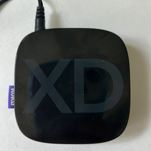 Roku 2 XD streaming box-power cord and New remote -Netflix-Amazon-Sling-CBS - Picture 2 of 6